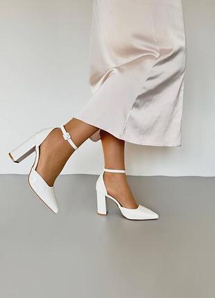 Туфли на широком каблуке