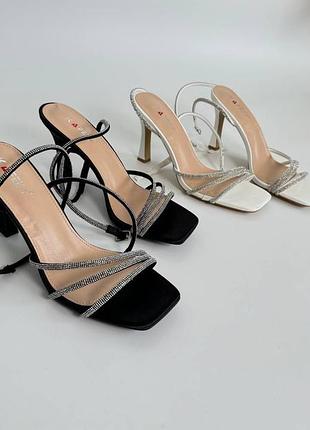 Босоножки из атласа