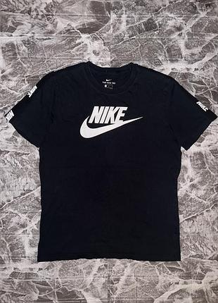 Футболка nike с лампасами