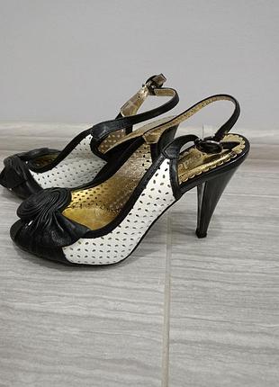 Босоножки из натуральной кожи didadem