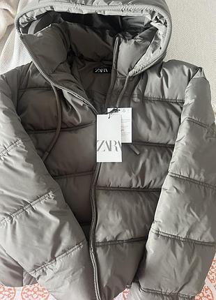 Пуховик zara цвета хаки