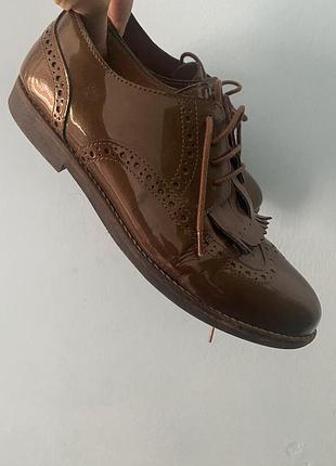 Туфлі 39 шкіра ідеальний стан