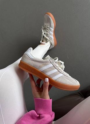 Жіночі кросівки adidas gazelle « light grey / gum » premium