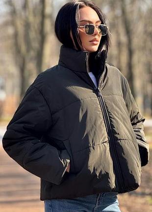 Жіноча вітровка