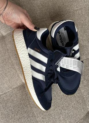 Adidas iniki