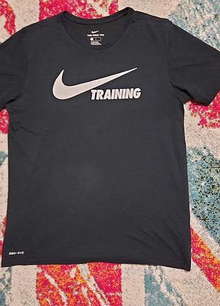 Футболка чоловіча nike