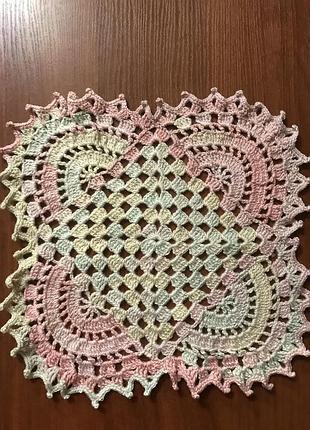 Серветка ажурна вязана крючком 33*33см
