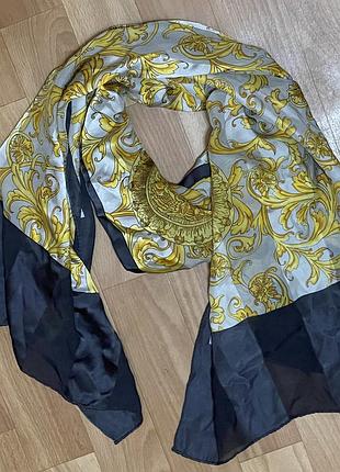 Шелковый шарф в стиле versace