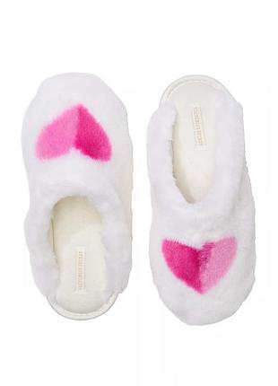Домашні тапочки closed-toe faux fur slippers вікторія сікрет