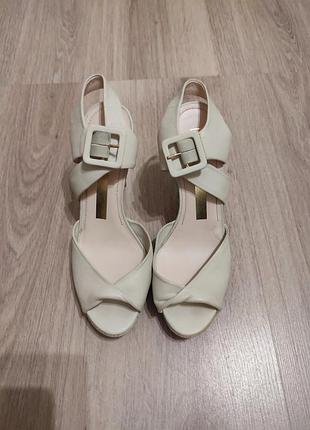 Босоножки женские