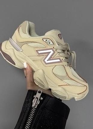 Жіночі кросівки New balance 2002r