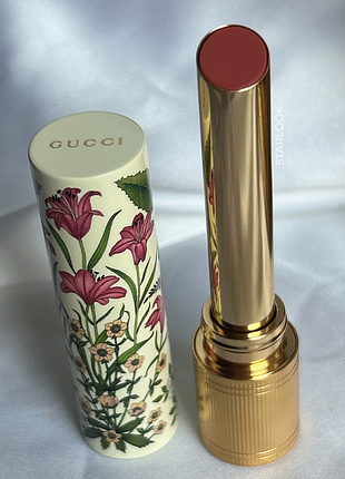 Помада-блиск gucci glow & care shine lipstick rouge de beauté brillant 208 they met in argentina4 фото