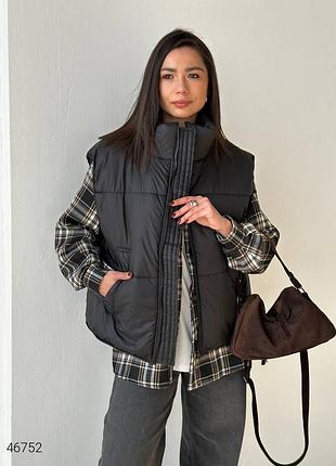 Женская тёганая жилетка на молнии