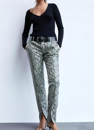 Zara штани екокожа анімалістичний принт р. s