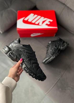 Кроссовки and Air Max 1s the go-to silhouettes