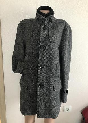 Фирменное мужское пальто
