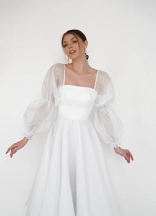 Белое платье миди из органзы