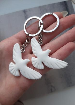 Парні брелочки "голуби кохання " до дня закоханих парні брелки горлиці ручної роботи подарунок для закоханих для пар брелки дружби сам удома