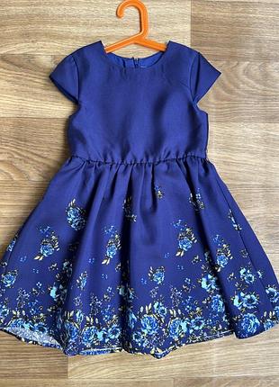 Продам платье на 6-7 лет (122)