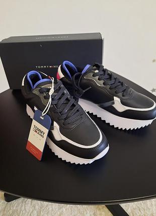 Кроссовки женские 37р. tommy hilfiger