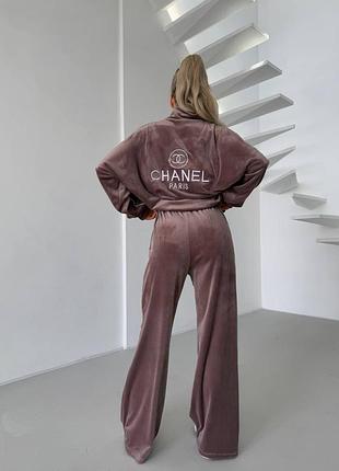Велюровый костюм свободного кроя с вышивкой на спине, весенний костюм из велюра на весну, костюм велюр весна, 2025