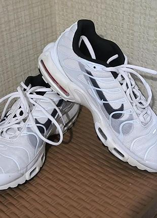 Nike tn plus white