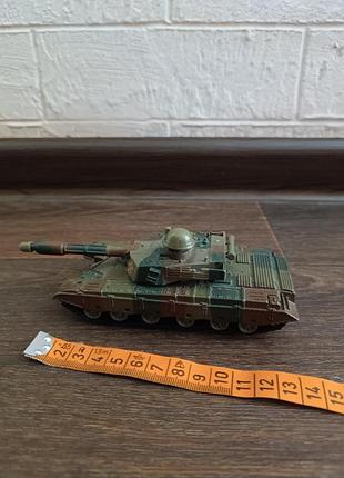 Игрушка " танк"
