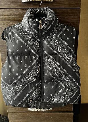 Жилетка безрукавка