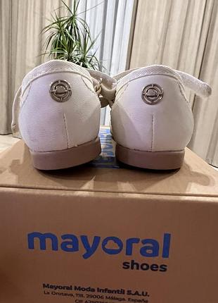 Обув для дівчат