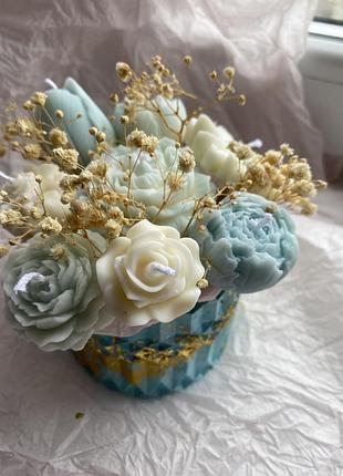 Букет из соевых свечей в гипсовом кашпо