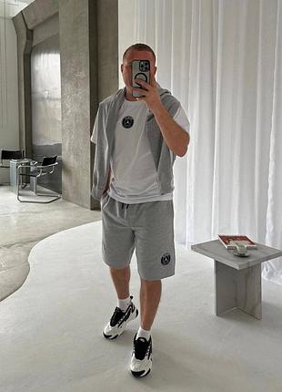 Костюм тройка