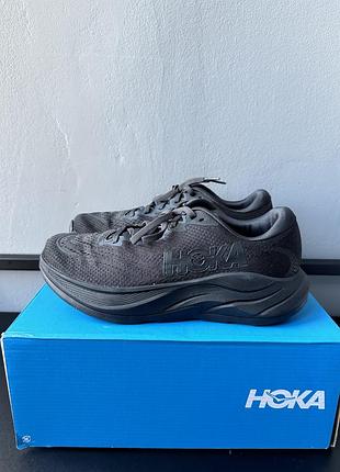 Кроссовки hoka