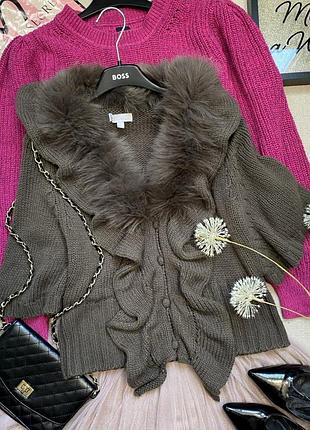 Сіро-коричневий кардиган із короткими рукавами хутряний комір