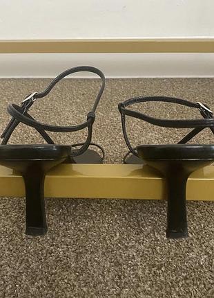 Босоножки the row