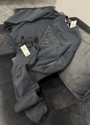 Жіночий костюм guess , вишитий логотип , всі кольори в наявності
