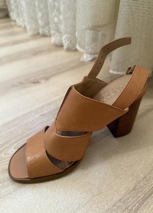 Босоножки 👡