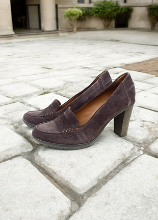 Шикарные замшевые туфли 37 размер