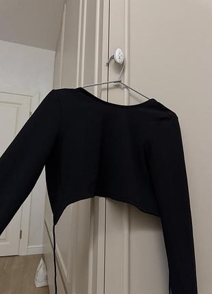 Топ з відкритою спиною