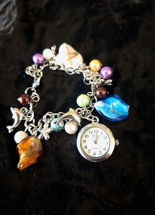 Часы с шармами