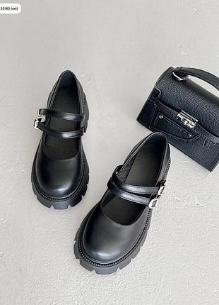 Черные кожаные туфли с ремешками