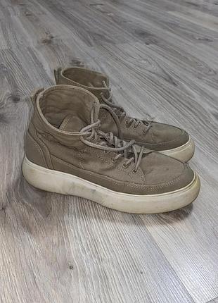 Кеди бежеві