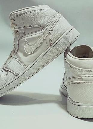 Кроссовки nike air jordan 1 mid white