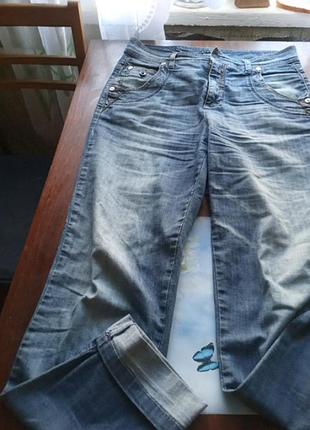 Джинсы sisley p.26 с высокой посадкой