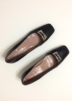 Жіночі чорні туфлі   низький каблук шкіра натуральна