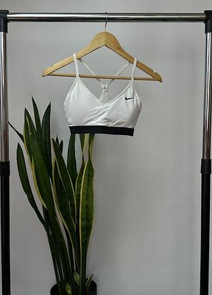 Спортивный топ nike