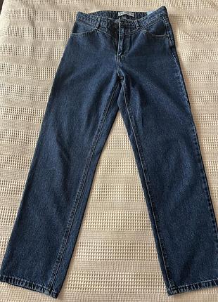 Джинсы новые темно-синие прямого кроя размер м(28)