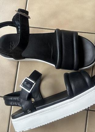 Босоножки ugg р37/38 стелька 24см