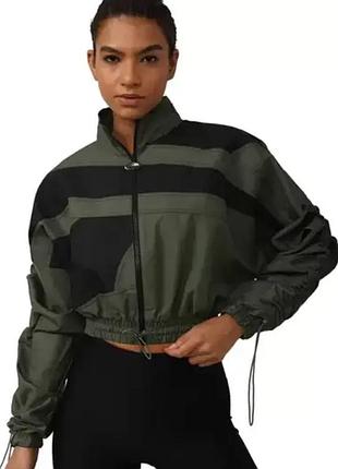Женская куртка reebok cardi b info high neck oversize fit хаки h59322