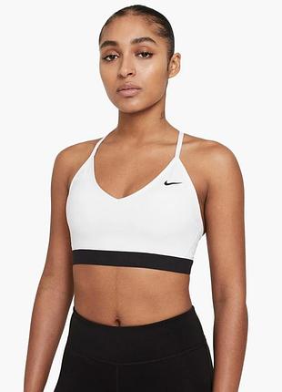 Крутий білий спортивний топ nike розміру xs з поролоновими чашками