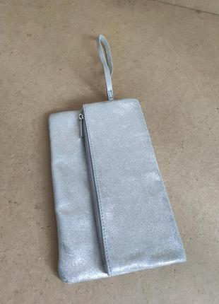 Шкіряний сріблястий клатч accessorize